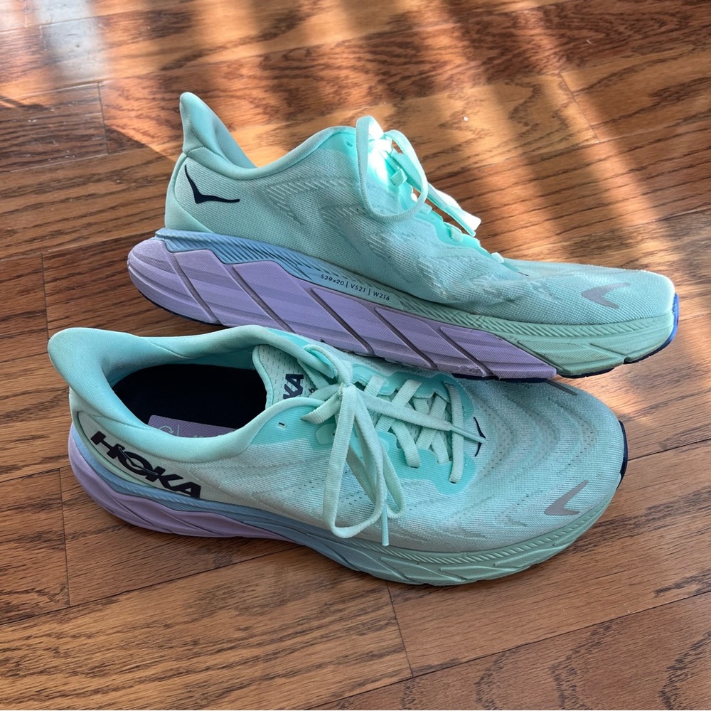Hoka Arahi 6